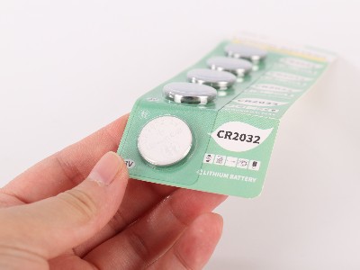 CR2032/CR2025/CR2016/CR2450/CR1220/CR1620卡裝紐扣電池綠色卡裝 CR2032卡裝紐扣電池